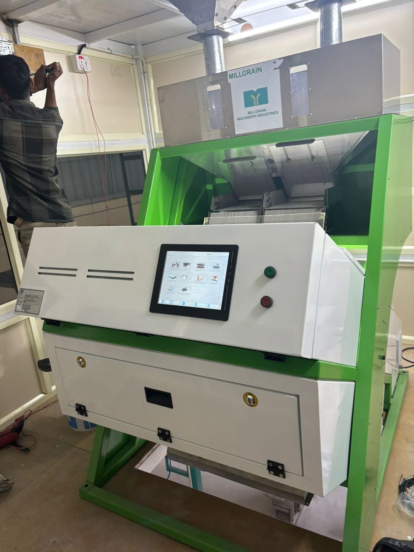 Colour sorter with control panel